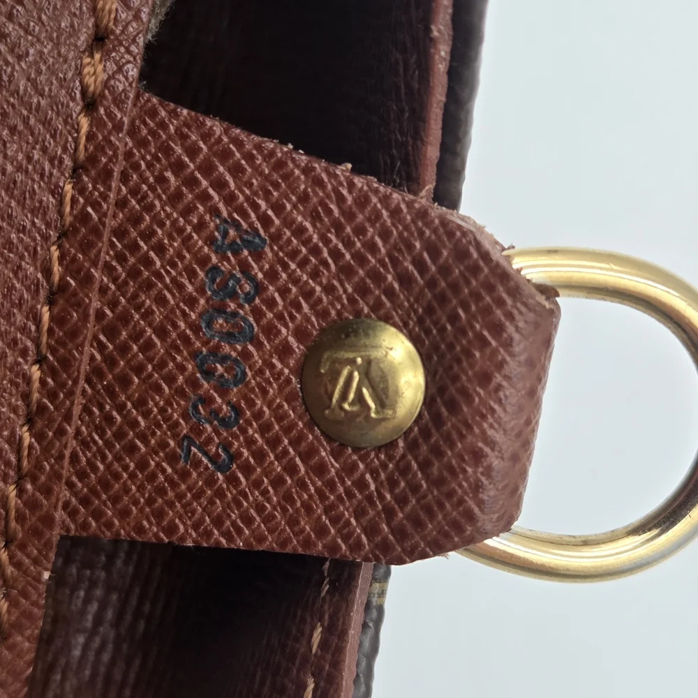 Authentic Louis Vuitton Brown Monogram Musette Salsa GM Shoulder Bag